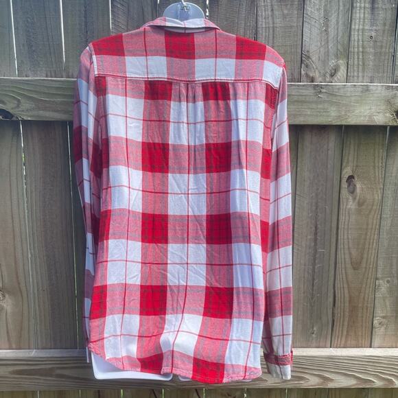 Universal Thread red and white Buffalo plaid button down - Picture 2 of 4